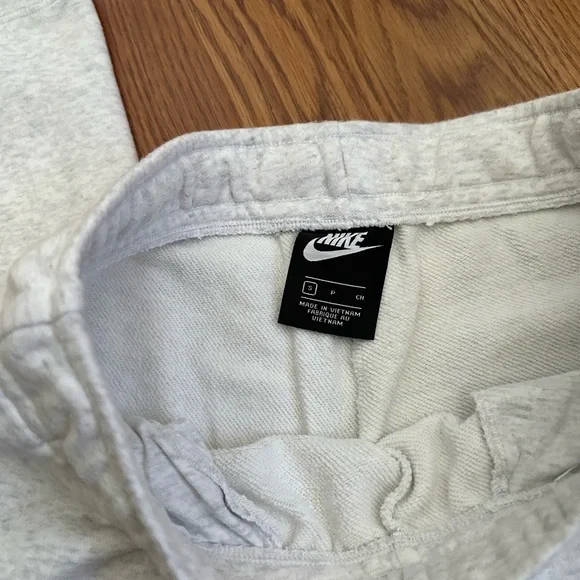 Nike Jogger Sweatpants - Picture 3 of 4